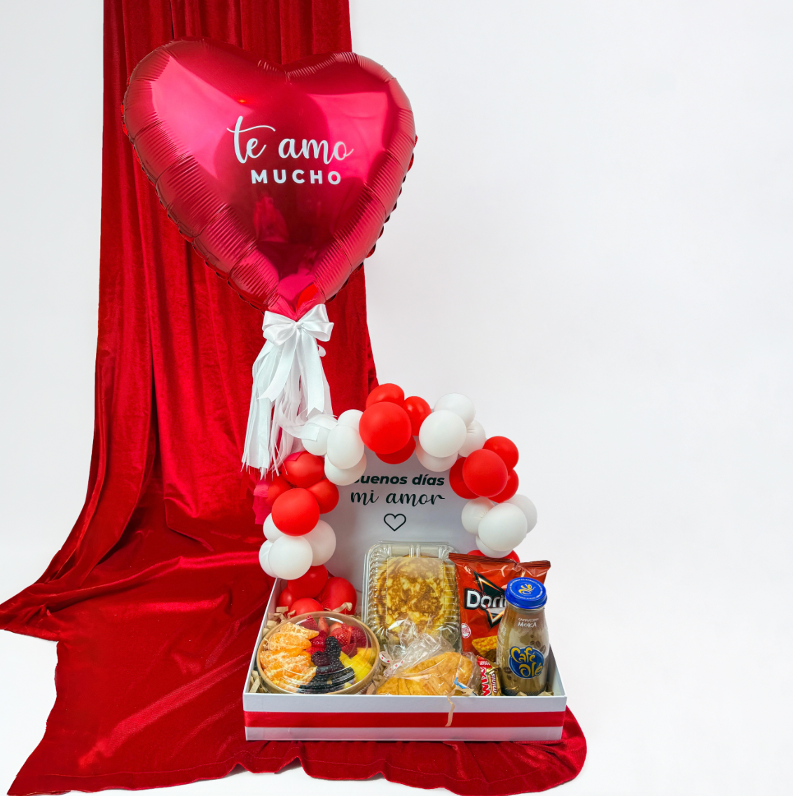 Desayuno mix en bandeja