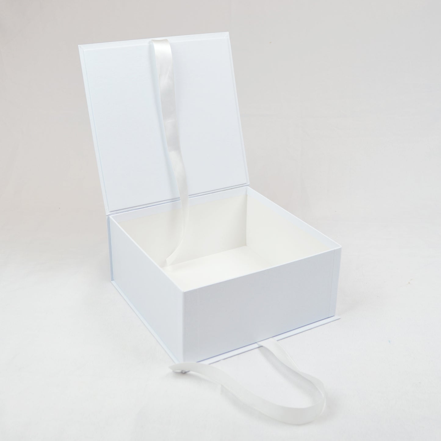 Caja liston blanca