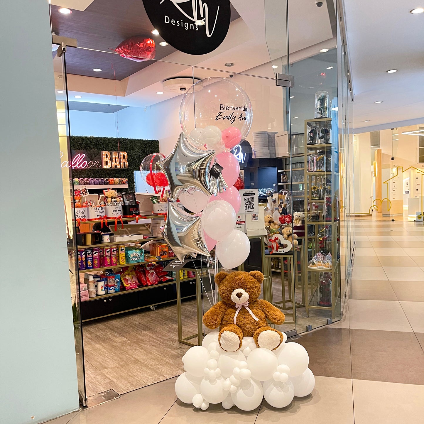 Arreglo de globos con oso