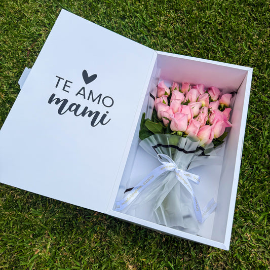 Caja con 24 rosas
