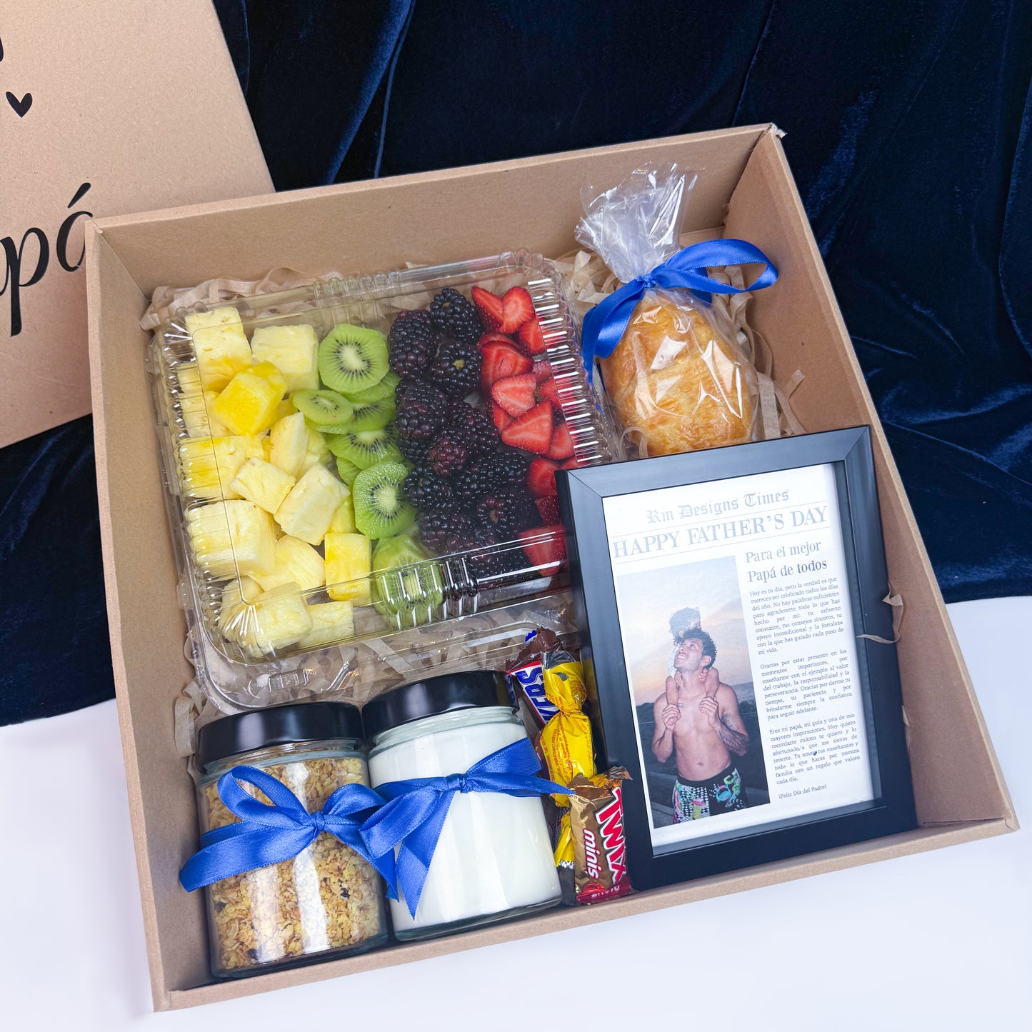 Caja con fruta papá