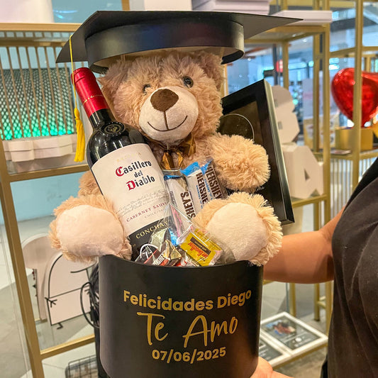 Oso en caja birrete