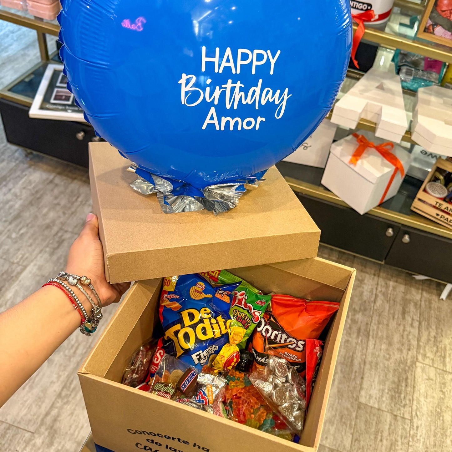 Caja con globo