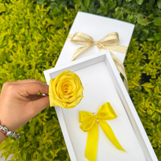 Rosa tallo dorado