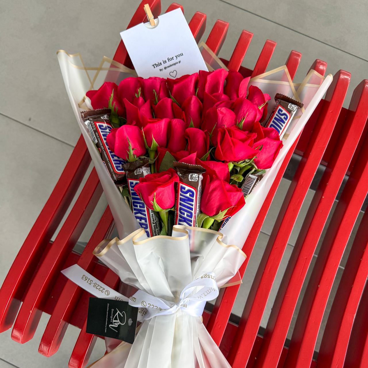 Ramo rosas y snickers