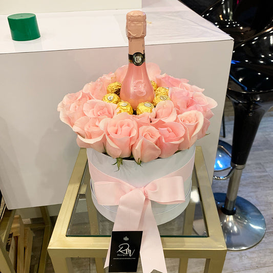 vino, chocolates y flores